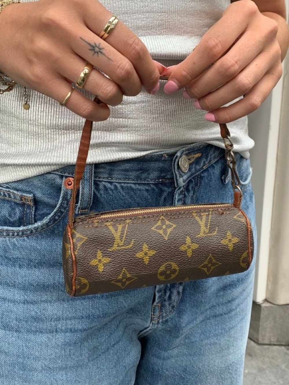 Louis Vuitton Mini Papillon - Picture 2 of 9